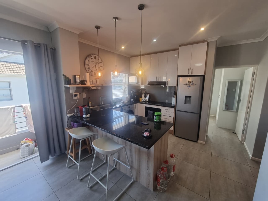 To Let 2 Bedroom Property for Rent in Table View Western Cape